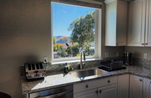 Petaluma House | Flat at the Cork Oak · Sunny, central, quiet flat + yard