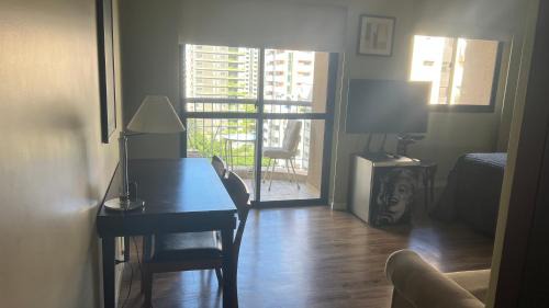 Itaim Bibi Apartment | Flat com Piscina Aquecida-Grátis Garagem manobrista 24h -Sauna-Varanda-Cafe e Chá a vontade