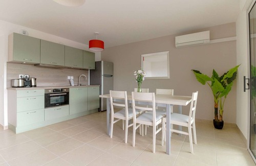 La Faviere Apartment | Flat for 6 people - Pool and Parking included