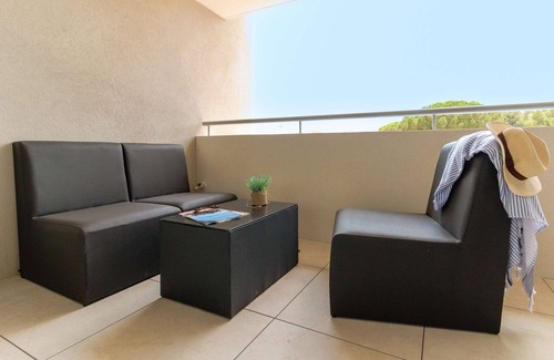 La Faviere Apartment | Flat for 6 people - Pool and Parking included