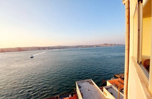 Cacilhas Apartment | Flat in Cacilhas – Lisbon Stunning River views