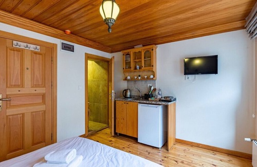 Balat Apartment | Flat near Trendy Attractions in Balat, Fatih
