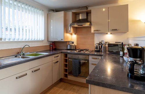 East End Apartment | Flat on the Green 6. Modern 2 bed apartment adjacent to Glasgow Green