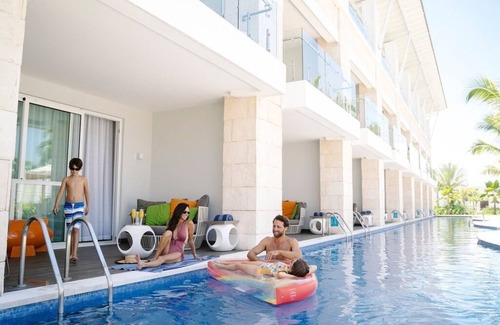 Punta Cana Apartment | Flat Swim-Up Suite w/King Bed, Direct Pool Access, Round Day Bed ALL-INCLUSIVE