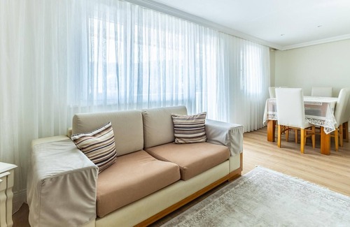 Sariyer Apartment | Flat w Balcony 5 min to Coast and Ferry in Sariyer