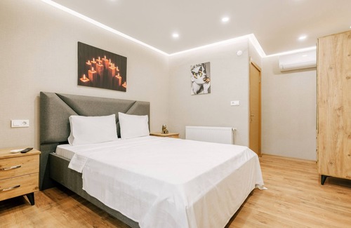 Yakuplu Apartment | Flat w Jacuzzi 2 min to Metro, Near Marmara Park