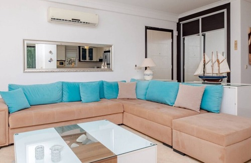 Kadıkale Apartment | Flat with Sea View and Shared Pool in Bodrum