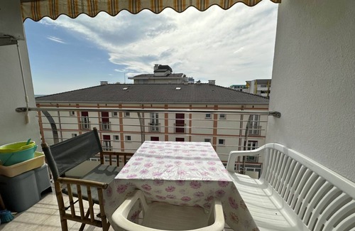 Bibione Apartment | Flat with side sea view just steps from the beach