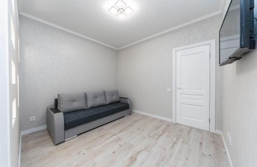 Pozniaky Apartment | FlatRent Drahomanova 2a