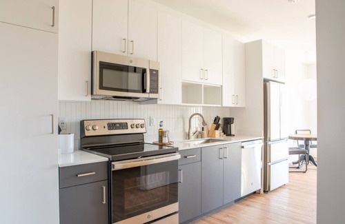 East Town Apartment | Flexhome East Side 1BR NO3 - Balcony+Pool+Gym