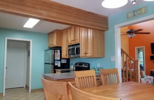 Ocracoke House | Flip Flops: Dog friendly, deck, screened porches, rooftop deck.