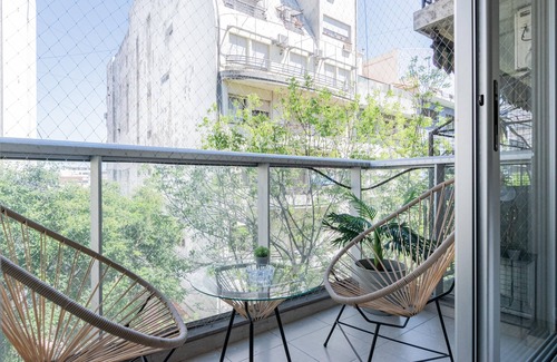 Balvanera Apartment | Fliphaus + Ayacucho 400 - Petit Apt 'B'