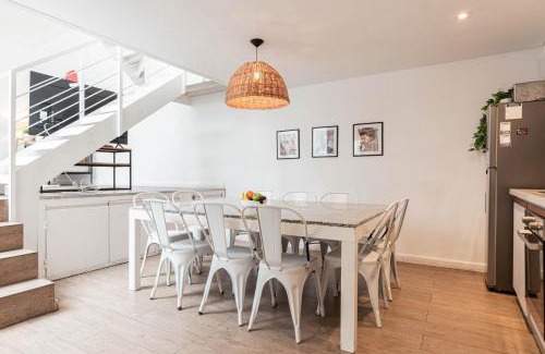 Palermo House | Fliphaus Salvador 5879 'A' 4 Bd BBQ & Pool Palermo