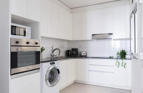 Palermo Apartment | Fliphaus Vibes in Soho 'A' 5 Bd Terrace & Pool