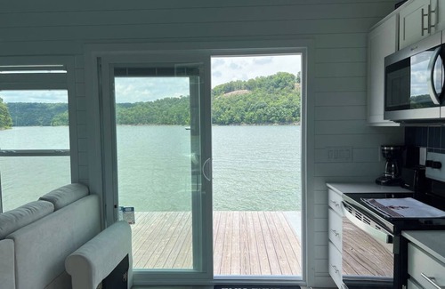 Russell Springs Boat Rental | Floathouzz-Blue Tiny XL