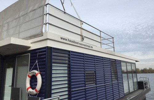 Vynen House | Floating 44 in Xanten - Boot 2 - Floating 44 Komfortable Hausboote bei Xanten mit Tollem Seeblick