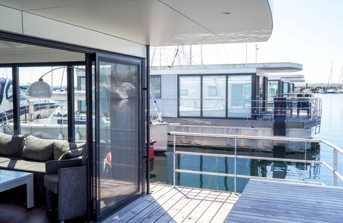 Boltenhagen House | Floating 44 in Boltenhagen - Festliegende Hausboot in der Weißen Wiek
