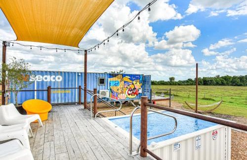 Round Top Apartment | FlopHouze Shipping Container Hotel