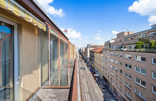 Schottenfeld Apartment | Flora Collection 2 in Vienna