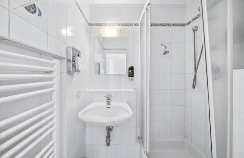 Schottenfeld Apartment | Flora Collection 2 in Vienna