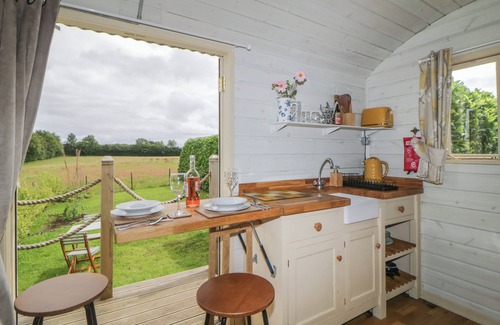 Liskeard Cottage | Flora's Hut