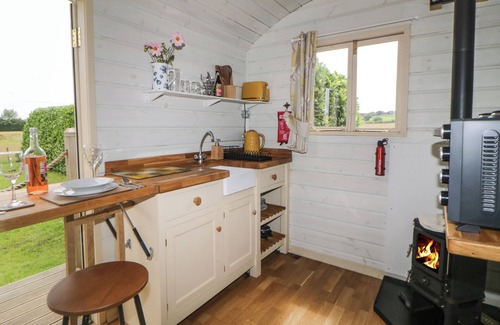 Liskeard Cottage | Flora's Hut