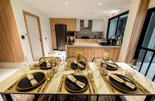 Khlong Toei Nuea Apartment | Floral Court Hotel & Residence Sukhumvit 13
