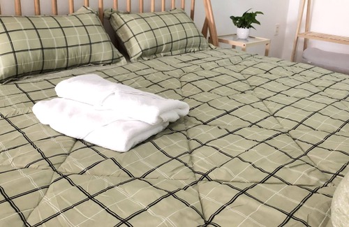 District 3 Apartment | ♫♬Floral Mustard lovely Room in SaiGon Center 3per