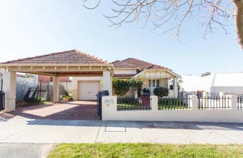 Floreat House | Floreat Family Home - With Kids Play Equipment