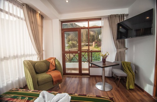 Huayllabamba Hotel | Flores de la Villa
