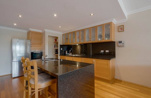 Mandurah House | Florian on Mews - 5 Bedroom Townhouse