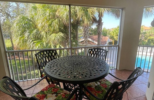 Bonita Springs House | Floridian style Condo overlooking the pool. Gollf community, 7 mins from beach