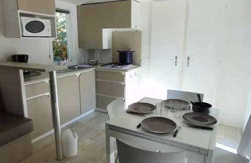 Avrille House | Flower Camping Beauchêne * - Mobile home Standard 38 m2/4 bedrooms - terrace 8 to 10 people - 8 pers. included in the tariff