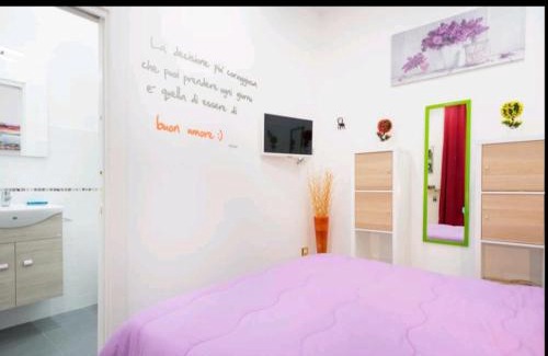 Naples City Centre Apartment | Flower Power