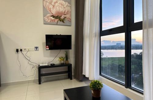 Central District Apartment | Flowers @ Country Garden Danga Bay
