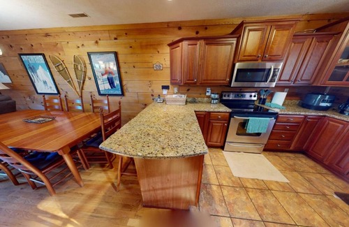 Snowshoe House | FlumeFloIandO - Ski-in & Ski-out chalet!, A True Ski-in/out @ Snowshoe