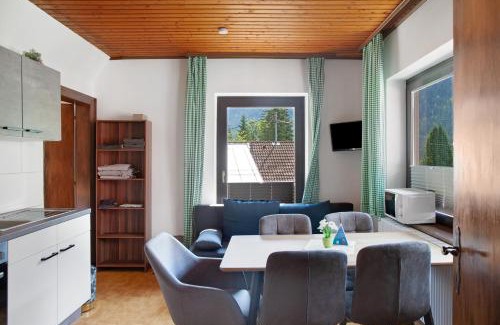 Stall Apartment | Flying Hirsch