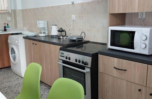 Kypseli Apartment | Fokionos Athens Centre 5 BD, 1,5 BATH