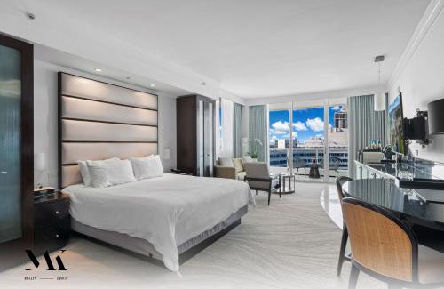 Mid Beach Apartment | FontaineBleau Resort Balcony w Pool & Ocean View