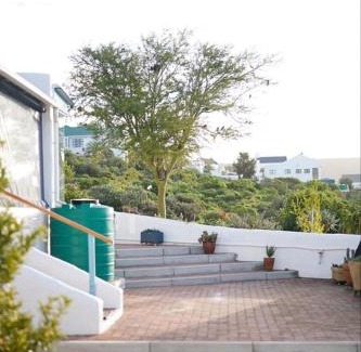 St. Helena Bay House | Foot-loose & Fancy Free