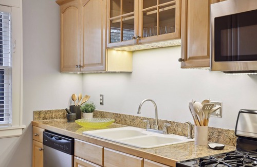 Linden Hills Condo | Footsteps to Lake & Tons of Restaurants! Charming!