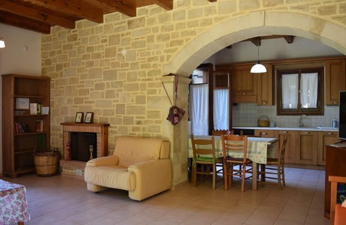Prines Villa | For Digital Nomads, Retired people, families, with private pool, view, beaches.