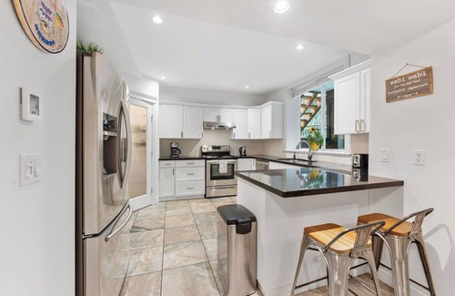 Metro Vancouver Regional District House | Forest Getaway 2 Bedroom Suite with Hot & Cold Tub