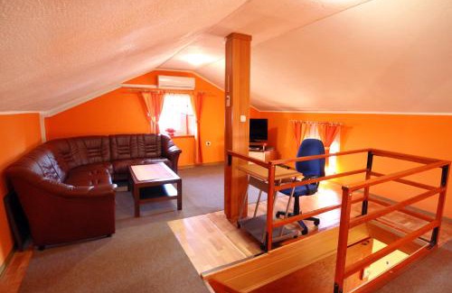 Koper Apartment | Forest Hideaway Suites STAR