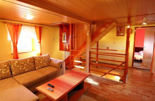 Koper Apartment | Forest Hideaway Suites STAR
