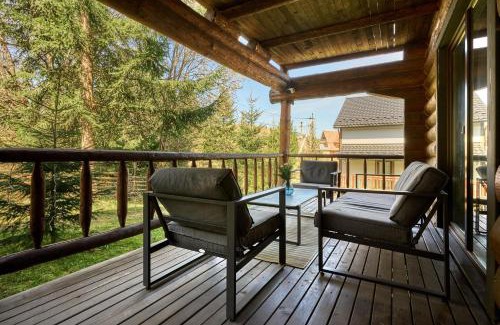Yablunytsya House | Forest Hill Shale