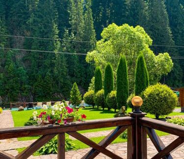 Tatariv Hotel | Forest House