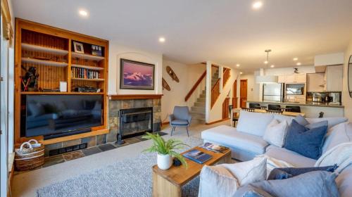 Blackcomb House | Forest Trails by Outpost Whistler