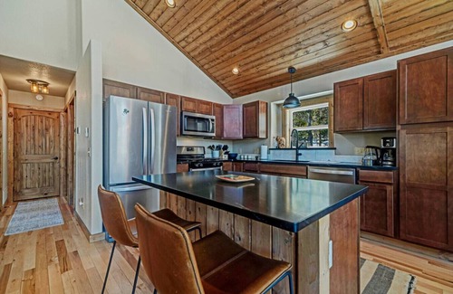 Valley of the Sun Apartment | Forest View Cabin – Near Breck & Keystone