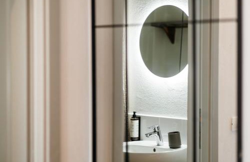 Sinaia Apartment | Forest Villa Private Apartment with Balcony & Parking - Hublou Home 5